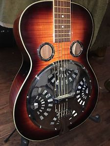 Wechter Scheerhorn Curly Maple w/ hard shell case