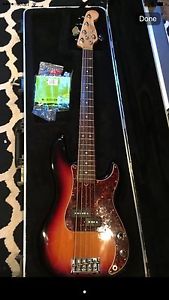 Fender p Precision bass V 5 String USA Sunburst