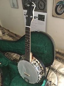 ABBOTT MONARCH COPY BANJO UKULELE BY ERIC BEHARREL  REDUCED PRICE FOR TODAY ONLY