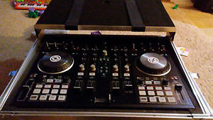 Traktor Kontrol S4 MK2 with Flight Case (MIDI DJ Controller)