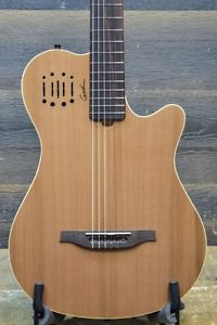 Godin Multiac Grand Concert Encore SG "SF" El.-Classical Guitar w/ Bag #09162137