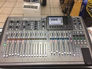 Behringer X32 X-32 32-Channel Digital used Mixing Console Mixer