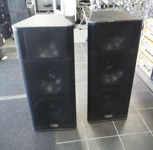 BOOM! TWO (2) QSC KW153 Active Loudspeaker 1000 Watt + QSC Covers
