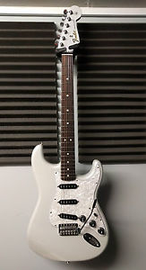 2016 FENDER STRATOCASTER SPECIAL EDITION OPAL WHITE GUITAR MATCHING HEADSTOCK