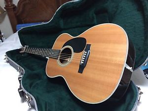 Martin Standard 000-28 Acoustic Guitar- Excellent Condition