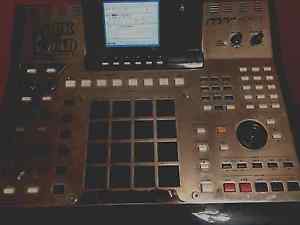 Custom chrome Akai Professional MPC4000 with CDRW/8 outs board and adat board