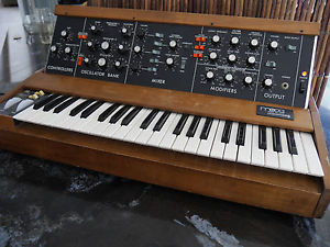 Original Moog Minimoog Model D Synthesizer w/case *RARE* S/N 61XX VINTAGE 1970s