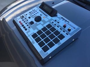 Akai MPC 2000XL, Card Reader, Clean LCD, Max Memory, Thick Fat pads