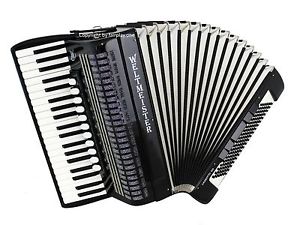 Akkordeon Weltmeister Cassotto 414, gepflegter Zustand,neuer Rucksack Cordura