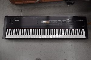 Yamaha S08 Performance Synthesizer Synth Keyboard Piano 88 Key
