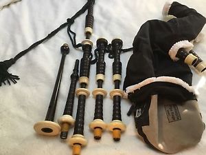 Robert Reid bagpipes