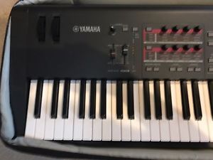 Yamaha MOX8 Keyboard Synthesizer