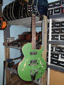The Loar LH-306T-CGN Thinbody Archtop Cutaway with Bigsby B70