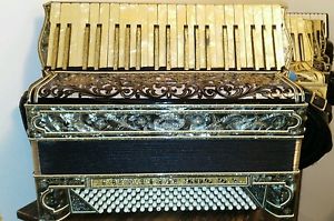 ONE DAY ONLY ! NO RESERVE !!! RANCO ANTONIO & FILO Accordion