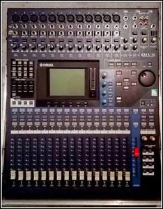 Digitales Mischpult Yamaha 01V96 mit Case