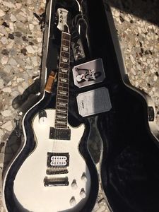 Epiphone Tommy Thayer Kiss Les Paul Limited White Lightning Signed
