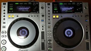 2 Pioneer CDJ-850 Performance Multi Players DJ MIDI Controllers Turntable USB