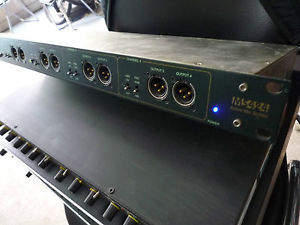 LA Audio  MS424   active mic splitter
