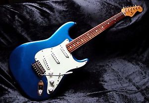 WUDTONE Vintage Reload - FENDER STRATOCASTER - 60th Anniversary, in Fantasy Blue