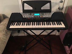 Yamaha PSR-340 Keyboard with music holder, case and OEM power supply