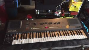 1980s Roland HS-60 Vintage Polyphonic Analog Synthesizer Juno 106 w/ Flight Case