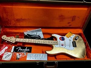 fender eric clapton stratocaster-gold leaf