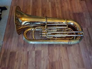 Yamaha YBB-321 4 valve BBb tuba