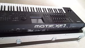 Yamaha Motif XF7 Keyboard Synthesizer  +   Flight Case