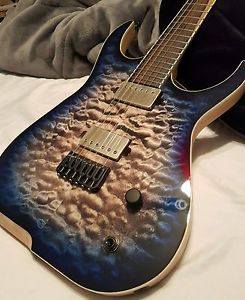 Skervesen Raptor 6 *MINT* w/ Hardcase