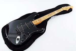 00 Fender STM-60 E Serial FujiGen Medium Scale Electric Guitar Ref No 118560