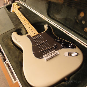 Fender USA 1980 25th Anniversary Stratocaster Used  w/ Hard case