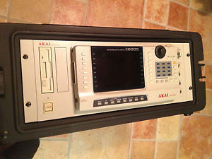 AKAI S6000 SAMPLER - 300GB - 256Mo - USB - S-6000