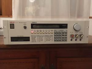AKAI Sampler S950