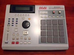 AKAI MPC 2000 XL w 32 MB RAM & ZIP DRIVE
