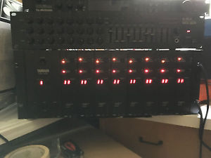 Yamaha TX-816 synthesizer with 8 TF1 modules