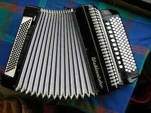 Weltmeister C-System Chromatic Accordion, 4 reeds, 120 B. y. 2000 good condition
