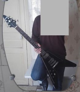 GIBSON FLYING V NOIRE VERNIE