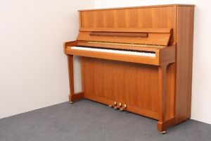 MAY BERLIN Mod. 116 Nussbaum Klavier gebraucht
