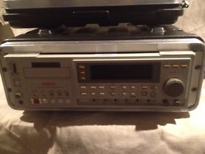 Fostex d-25 Professional DAT Master Recorder