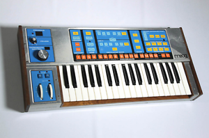 Excellent Japan Freeship synthesizer keyboard moog / THE SOURCE