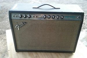 Vintage Fender Deluxe Reverb Tube Amplifier