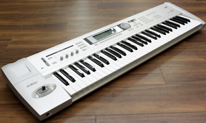 Exc Japan Freeship synthesizer keyboard KORG / TRITON LE61