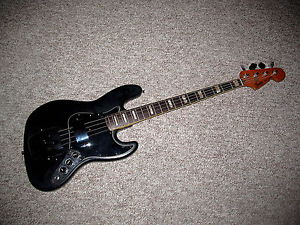 Vintage Fender 1978 Jazz Bass Guitar Black on Black!!