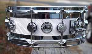DW Twisted White Satin Finish w/chrome hardware Edge snare drum 5.5 X 14 Nice!!