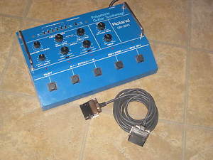 Roland GR-300 guitar synth with 24-pin cable and original manual
