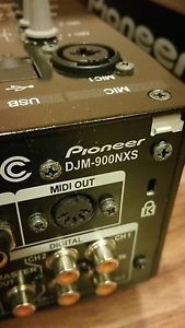 New Pioneer DJ Set: 2 CDJ 900 Turntables & 1 DJM 900 nexus Mixer