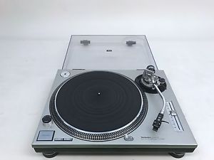Technics SL-1200 MK2 Turntable in Near-Mint Condition
