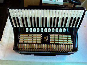 HOHNER VERDI VN ACCORDION 120 BASS 41 KEYS + 191/4 KEYBOARD Excellent condition