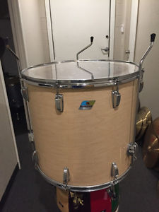 Ludwig 70's 18x20 Floor Tom Maple Cortex $699.99