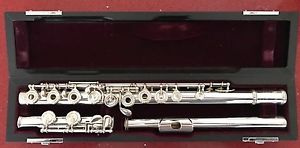 Yamaha YFL-674 (EC) SOLID SILVER OPEN-HOLE FLUTE - OFFSET G - SPLIT E - SUPERB